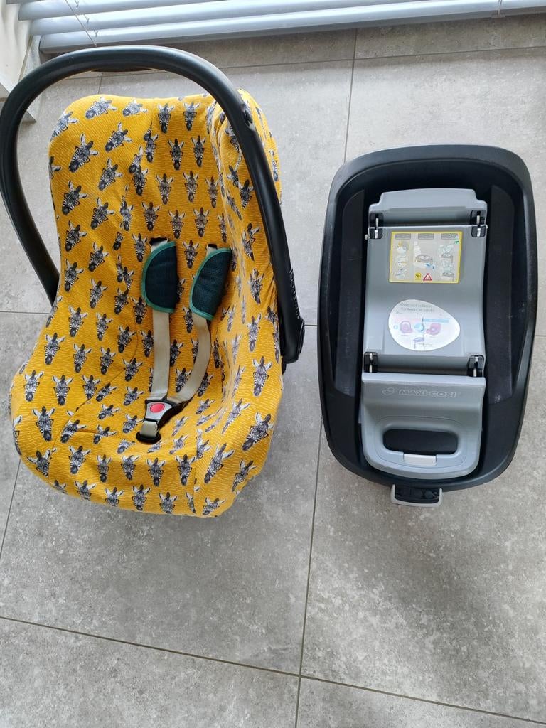 Maxi Cosi isofix base (Pebble+ Pearl) + Pebble, Enfants & Bébés, Sièges auto, Enlèvement, Isofix