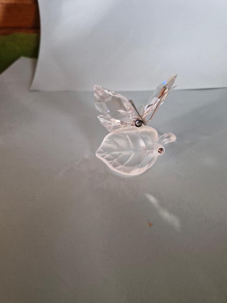 Swarovski vlinder op blad, Verzamelen, Swarovski, Ophalen of Verzenden, Zo goed als nieuw, Figuurtje