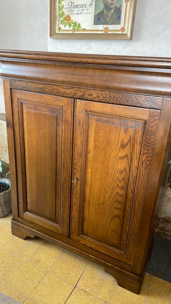 Halfhoog eiken kast, Ophalen