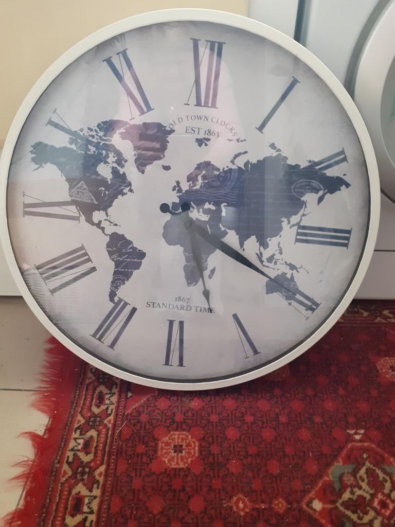 Grande horloge neuve, Enlèvement