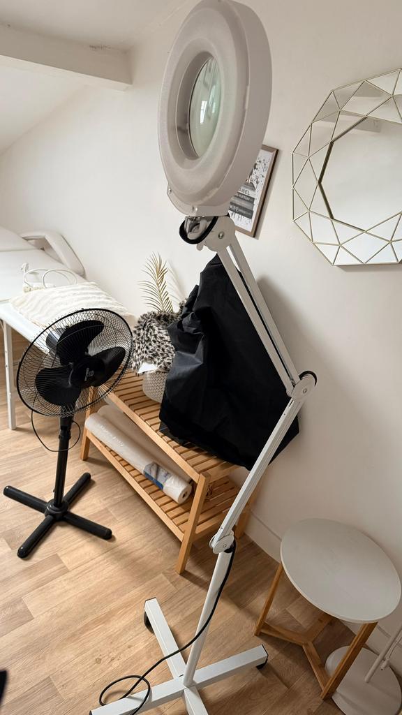 Lampe d'esthéticienne, Enlèvement, Comme neuf