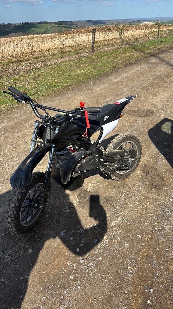 gebruikte crossmotor 50cc kleine uitvoering, Fietsen en Brommers, Ophalen, Zo goed als nieuw