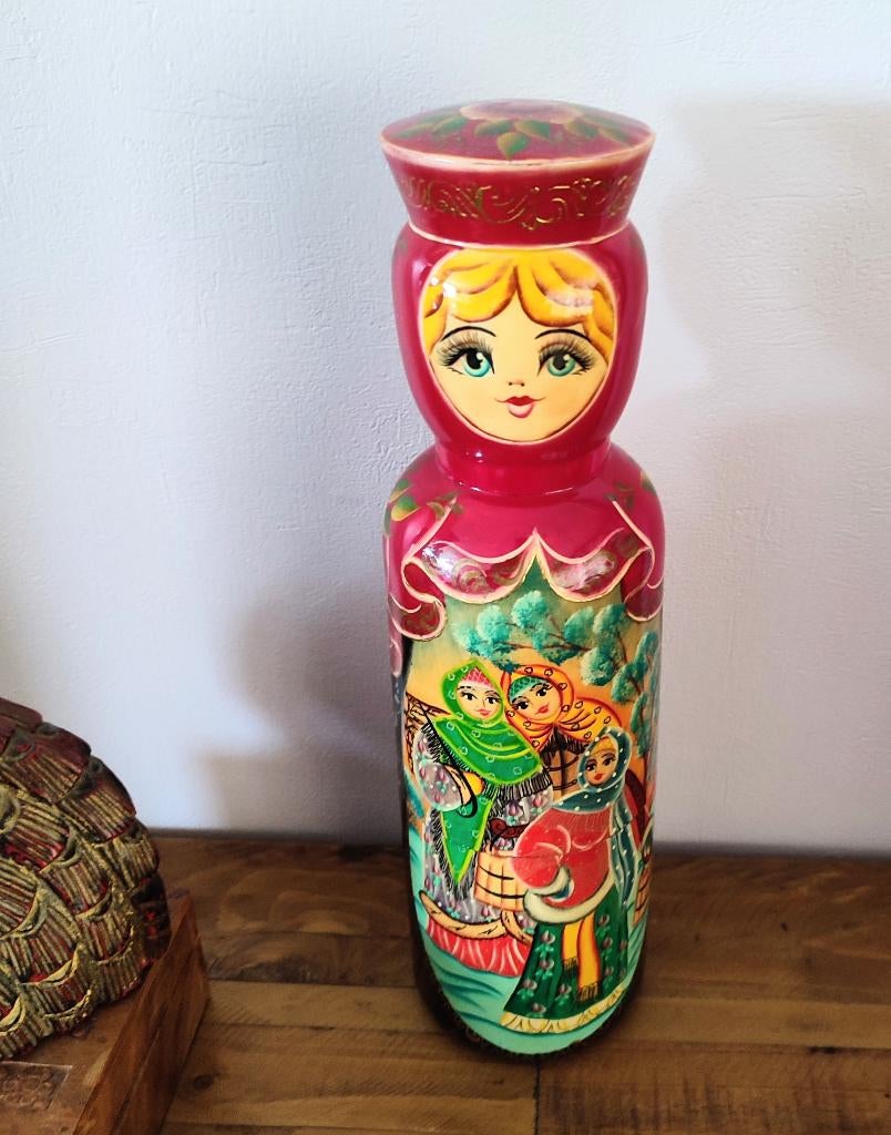 Superbe Matriochka vintage, faite à la main, pour bouteille, Antiquités & Art, Enlèvement ou Envoi