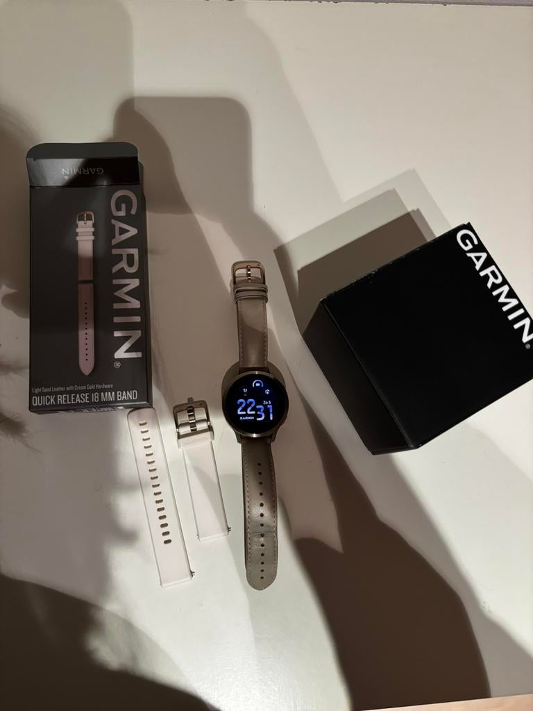Garmin venu 4 41mm, Handtassen en Accessoires, Smartwatches, Ophalen, Zo goed als nieuw