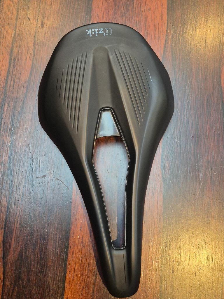 Selle Fizik Vento Argo R1 140 mm, Vélos & Vélomoteurs, Enlèvement ou Envoi, Utilisé, Selle, Fizik
