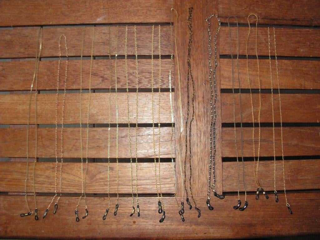 Lot de 12 chaînes à lunettes en métal doré. (2 euros pce)., Enlèvement ou Envoi, Comme neuf