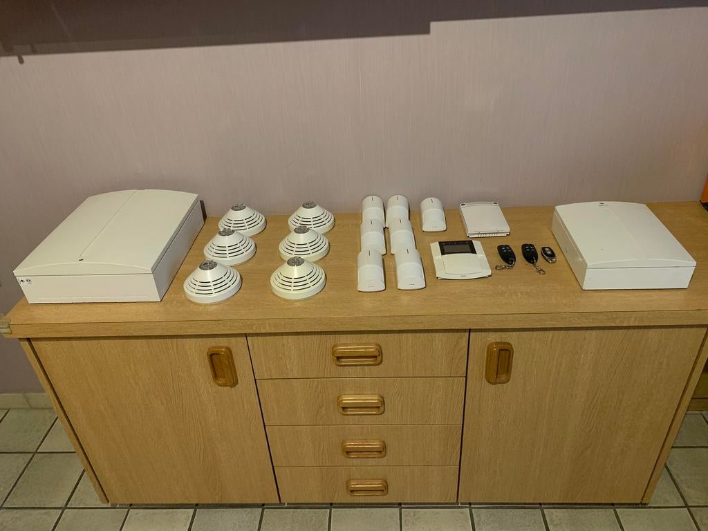 Alarm en brandmelders Jablotron, Doe-het-zelf en Bouw, Alarmsystemen, Ophalen, Beweging, Zo goed als nieuw, Compleet systeem