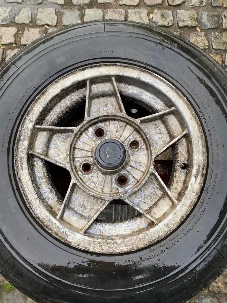 Triumph Stag velg en band, Autos : Pièces & Accessoires, Enlèvement