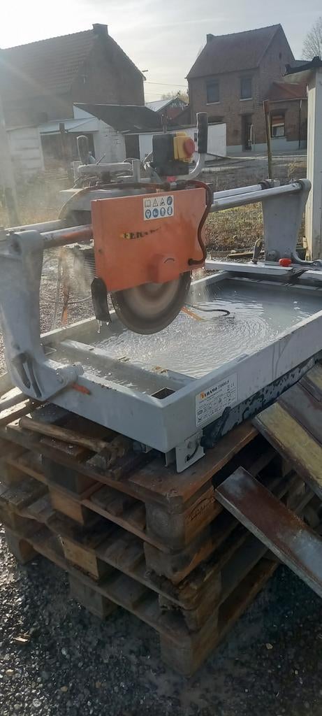 Tegel zaag op water, Bricolage & Construction, Outillage | Scies mécaniques, Enlèvement