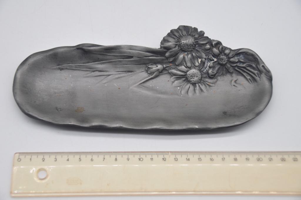 Vide Poche - art nouveau - fleurs - etain, Enlèvement ou Envoi