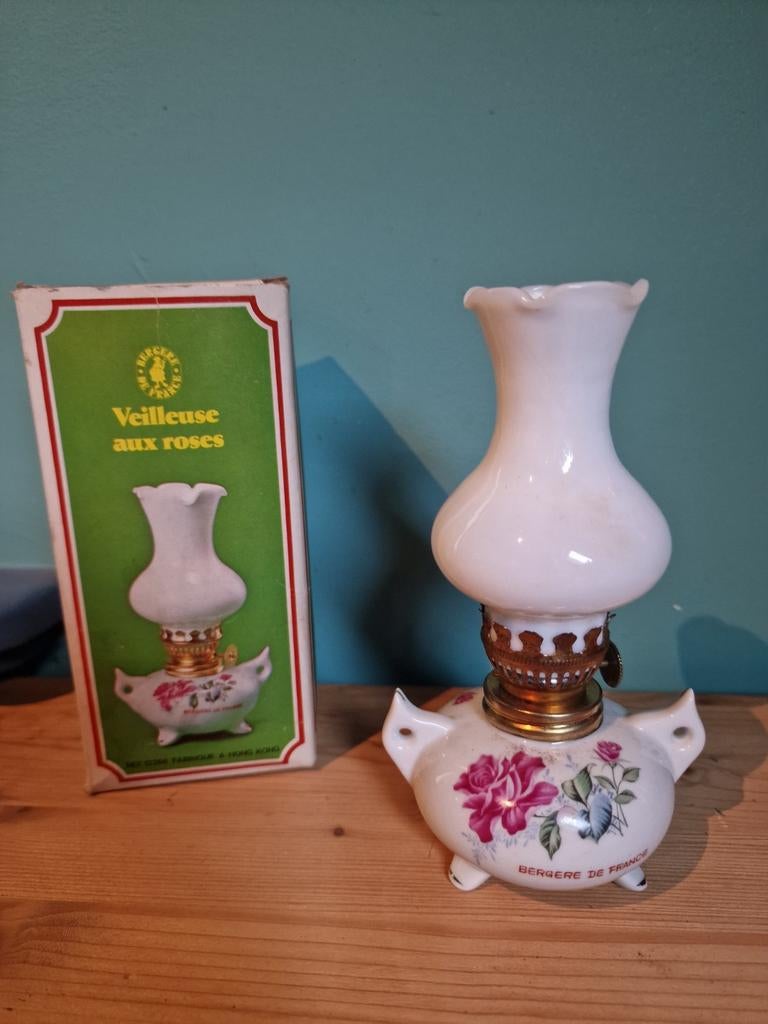 Vintage miniatuur olielamp in porselein., Ophalen of Verzenden