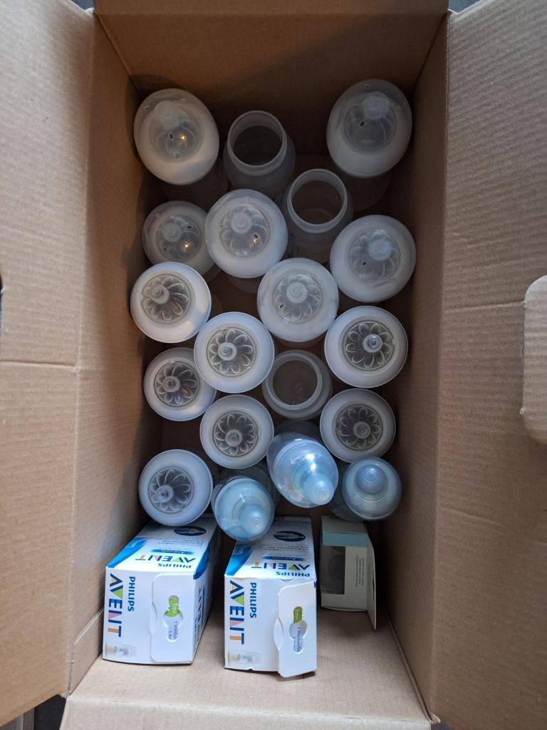 Verschillende flesjes baby, Kinderen en Baby's, Ophalen of Verzenden