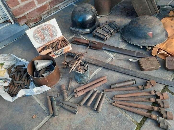 GEZOCHT: militaire voorwerpen of verzameling leger WOI WOII, Antiek en Kunst, Antiek | Overige Antiek, Ophalen of Verzenden