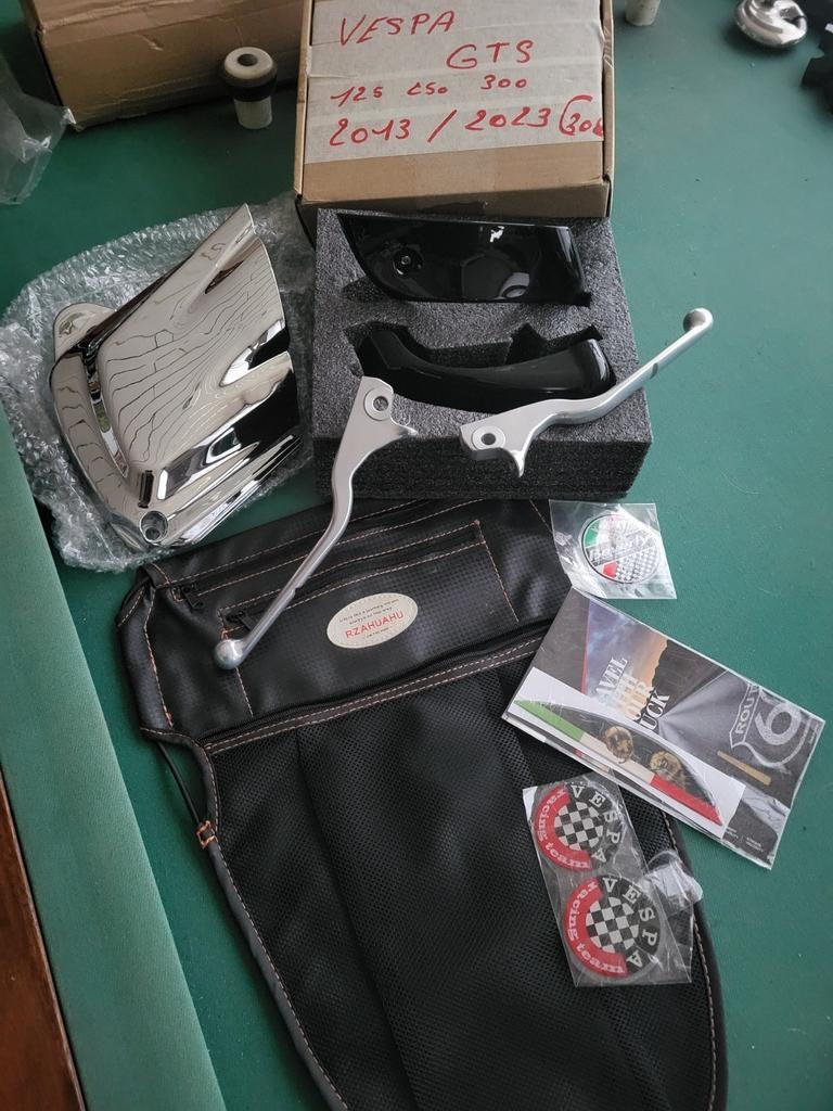 Vespa GTS pièces neuf 50 pour le tout ;), Particulier