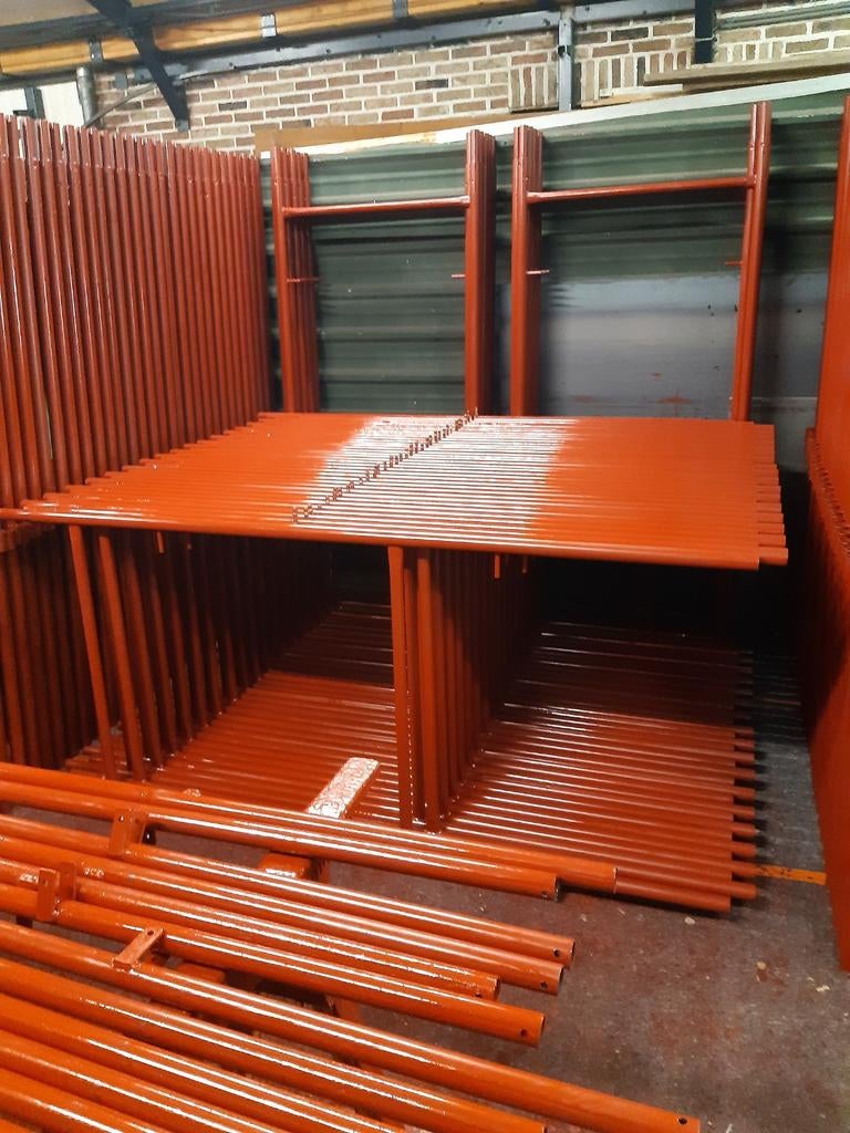 Stelling 10m lang en 7.5m werk hoogte en 0.85m
Br 75m2, Doe-het-zelf en Bouw, Ophalen, Nieuw