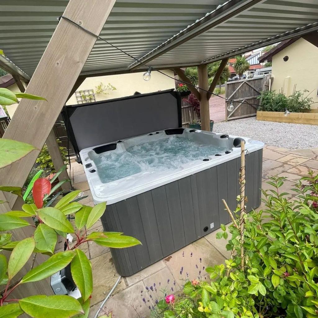 Acheter un jacuzzi neuf au prix d'un jacuzzi d'occasion spa, Jardin & Terrasse, Étangs, Neuf, Enlèvement ou Envoi