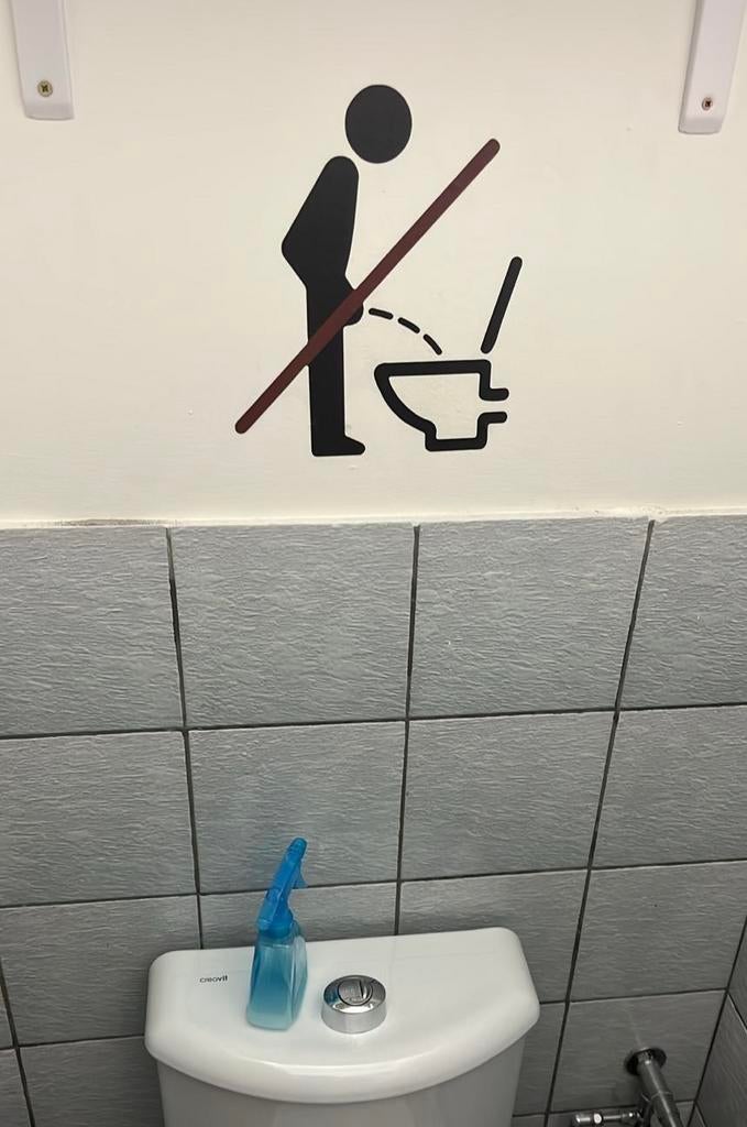 Instructie sticker niet staand plassen, Ophalen, Zo goed als nieuw