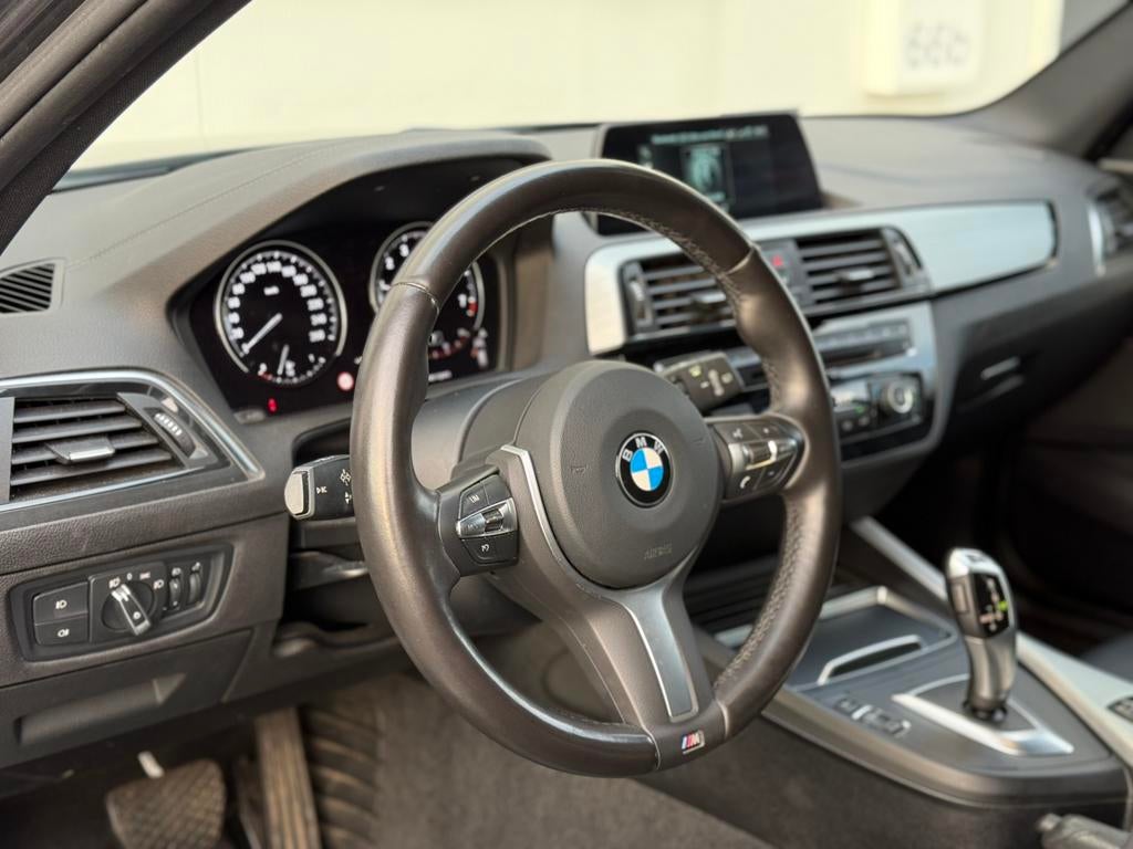 BMW 118i automaat - Leder - Shadow Line - Navi, Auto's, BMW, Leder, Bedrijf, 5 deurs, 3 cilinders