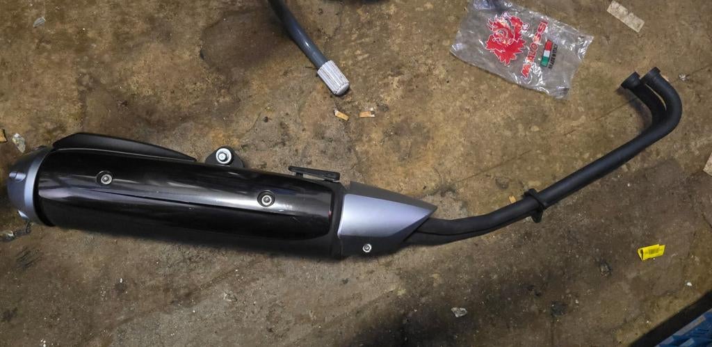Pot d'échappement d'origine Yamaha Tmax de 2008 à 2016, Motos, Neuf
