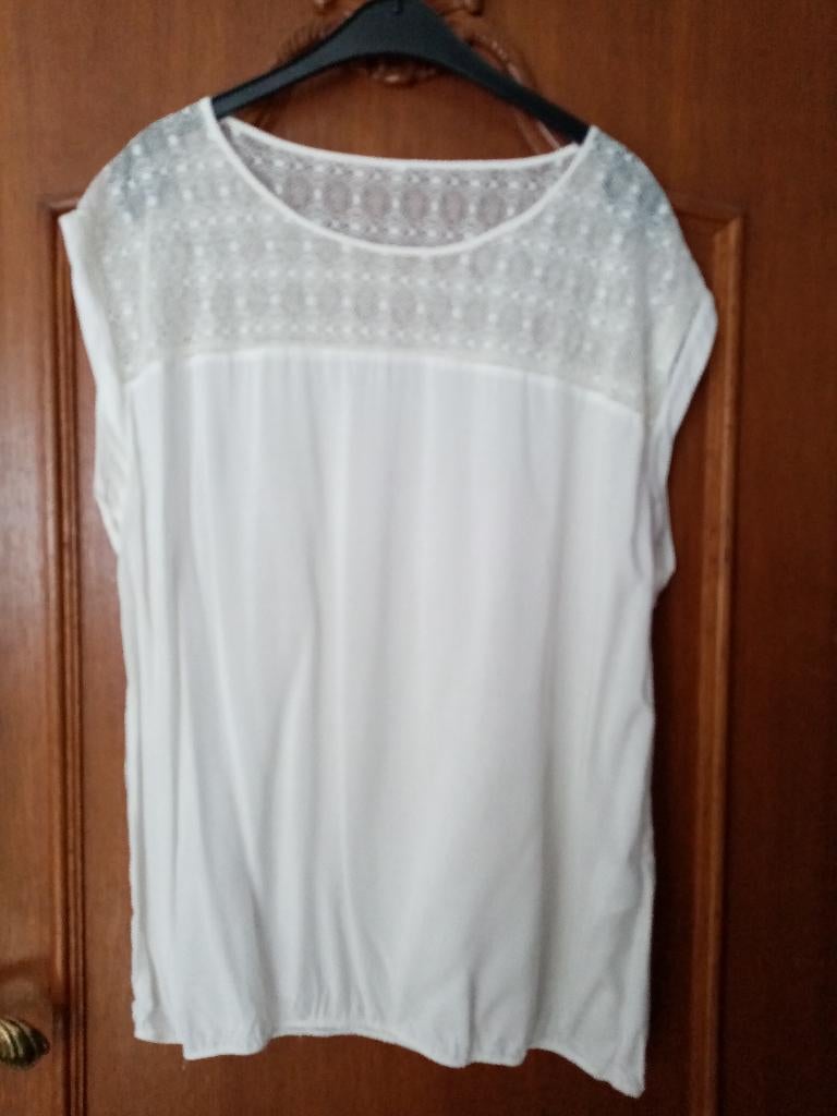 T-shirt sans manches, Enlèvement, Porté, Blanc, Sans manches