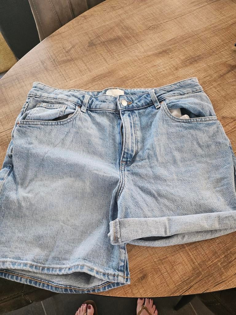 Short H&M, Ophalen