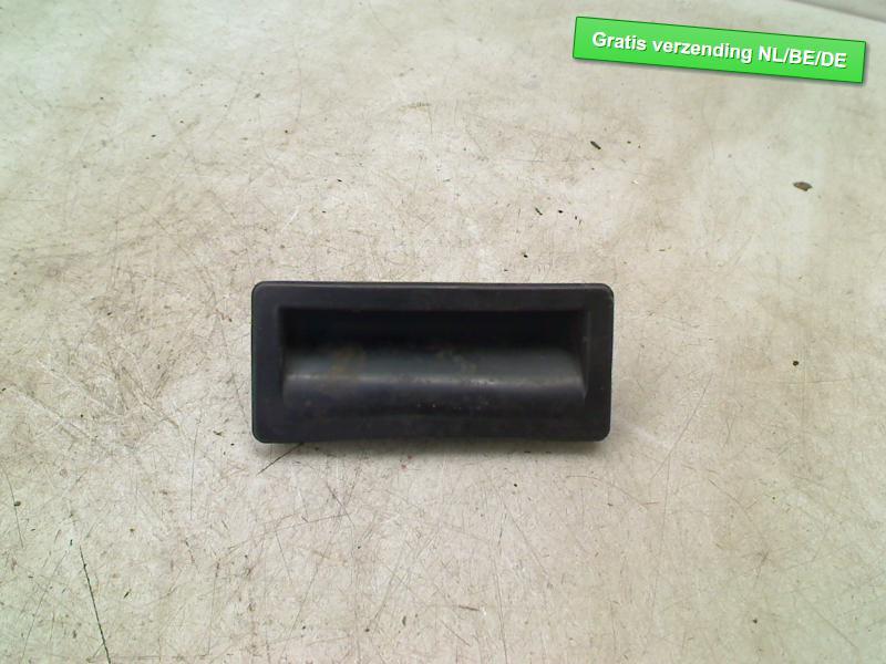 COMMUTATEUR achterklep Touran (1T1 / T2) (5N0827566T), Utilisé, De Bloemendaal 21 21
5221 EB  'S HERTOGENBOSCH, NL, Info@123Parts.nl