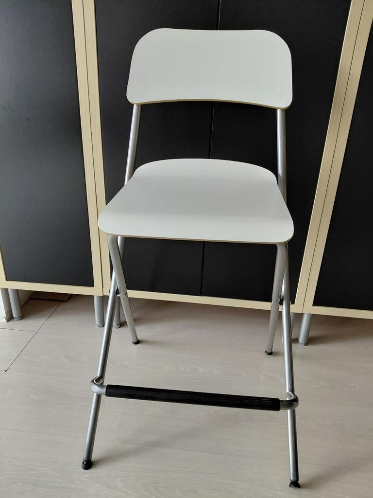 Barstoel (Ikea), Ophalen, Hout