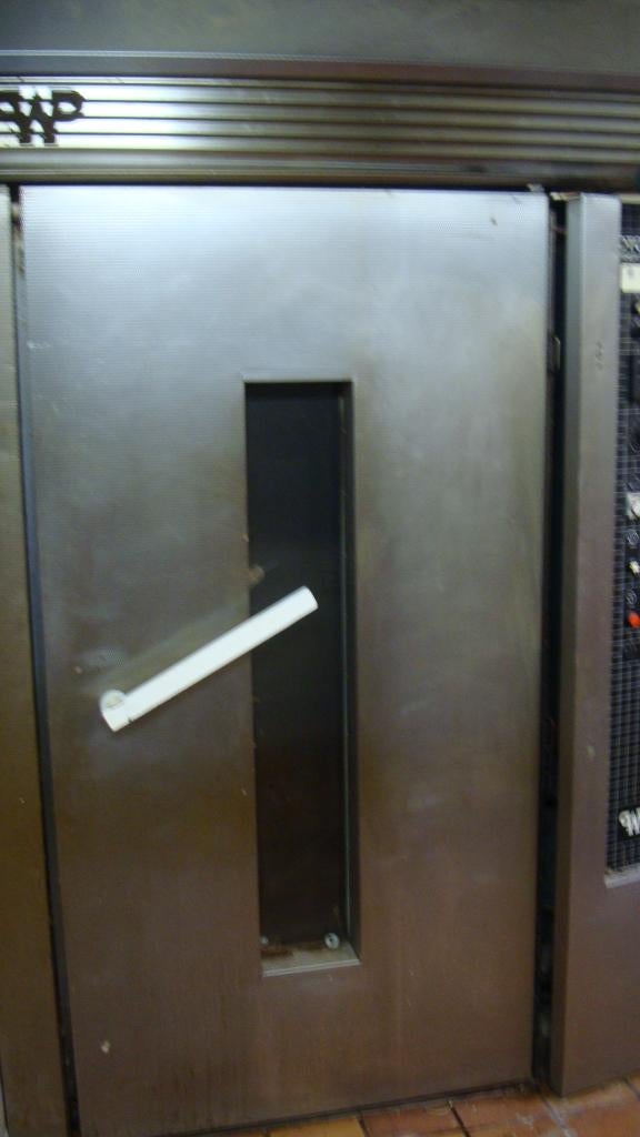 Four rotatif +Pétrin spirale VMI 100kgs boulangerie bakkerij, Articles professionnels, Horeca | Équipement de cuisine, Enlèvement