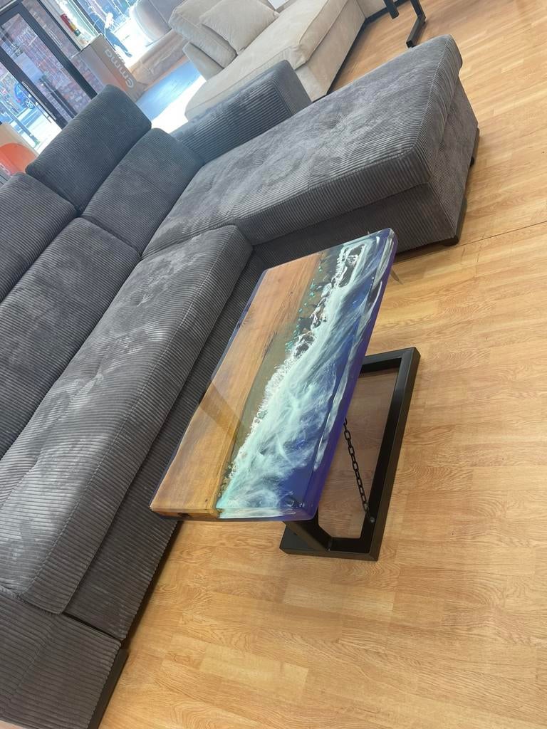 Table basse en epoxy ,style industriel, Maison & Meubles, Enlèvement ou Envoi, Comme neuf