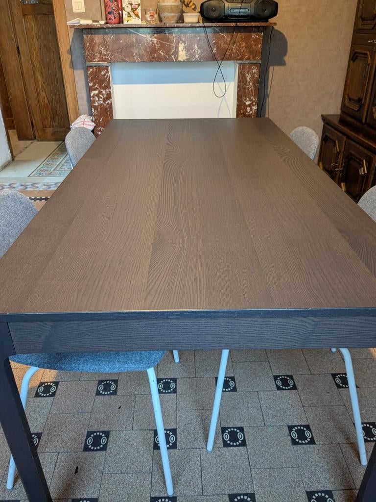 Table et 6 chaises à vendre