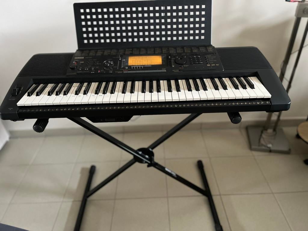 Keyboard Yamaha PSR-620 en bijhorende onderstel, Muziek en Instrumenten, Keyboards, Ophalen, Yamaha
