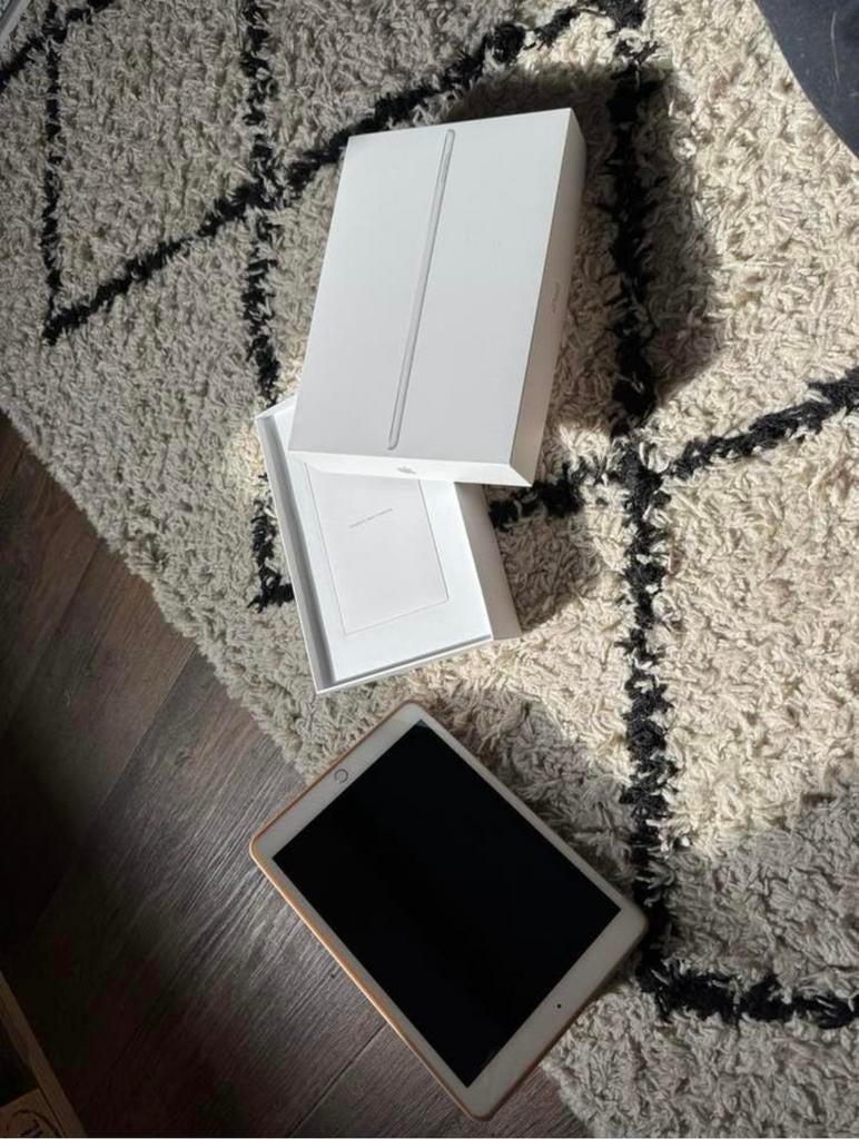 Ipad 8th Generation 128 GB, Computers en Software, Apple iPads, Gebruikt, Apple iPad, 128 GB, Wi-Fi