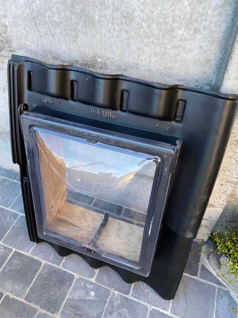 Dakvenster, Enlèvement, Bois