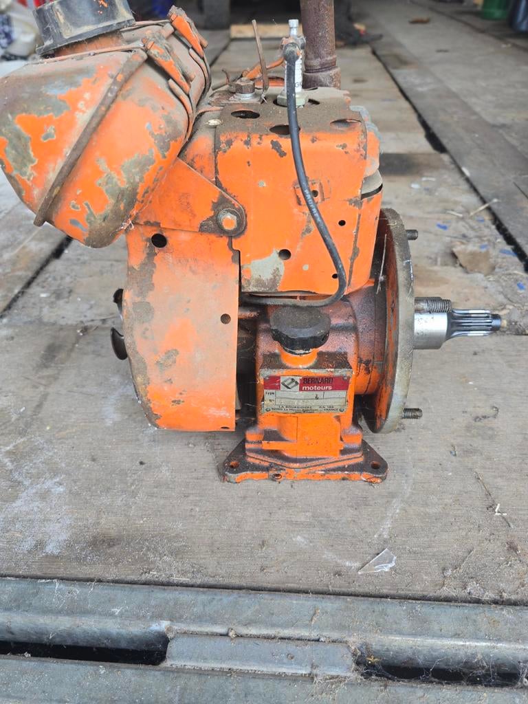 Bernard motortype 317, Zakelijke goederen, Landbouw | Werktuigen, Ophalen