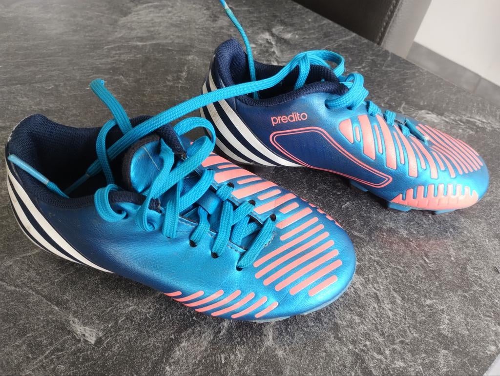 Chaussures foot Adidas 28, Sports & Fitness, Chaussures