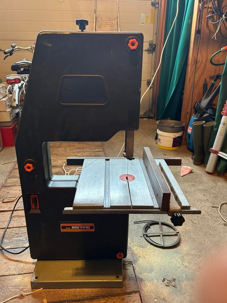 DeWalt lint zaagmachine, Doe-het-zelf en Bouw, Ophalen, Gebruikt, Minder dan 600 watt, Lintzaag