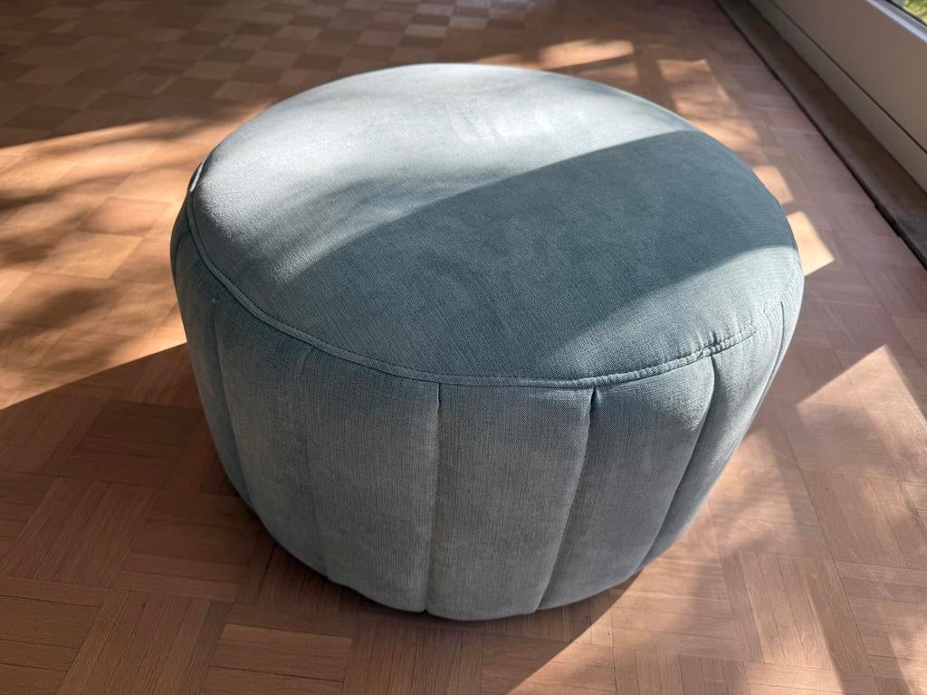 Blauwe poef, Huis en Inrichting, Zetels | Voetbanken en poefs, Ophalen