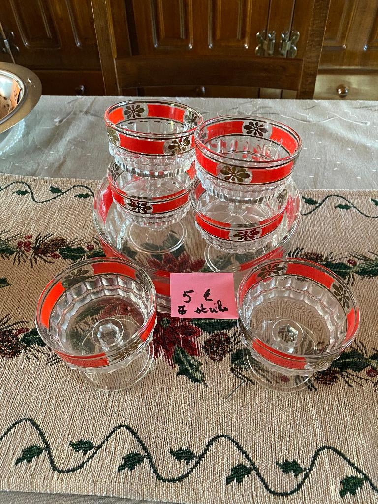 1 GROOTTE EN 6 KLEINE COUPES VOOR IJS, Ophalen, Zo goed als nieuw