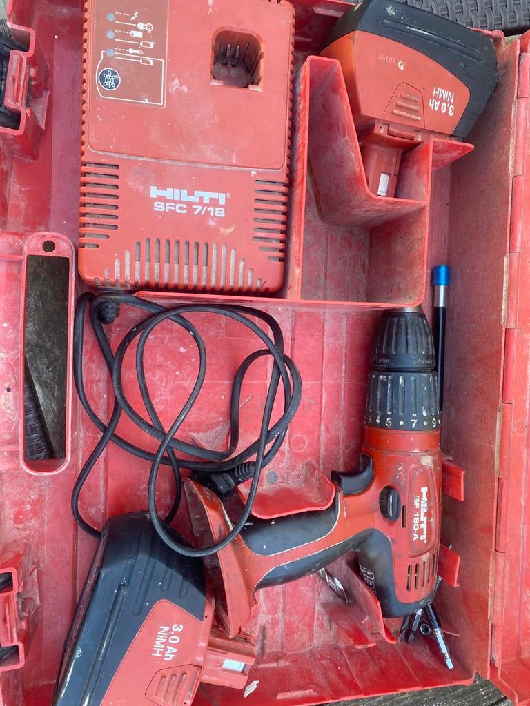 Hilti vijsmachiene, Doe-het-zelf en Bouw, Gereedschap | Boormachines, Ophalen, Boor- en Schroefmachine, Variabele snelheid, Gebruikt