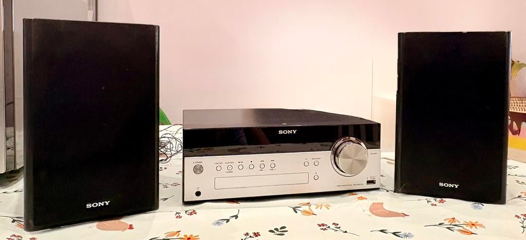 Radio: Sony CMT-SBT100 Micro Hifi Systeem - Bluetooth, Ophalen, MP3-aansluiting, Tuner of Radio, Zo goed als nieuw
