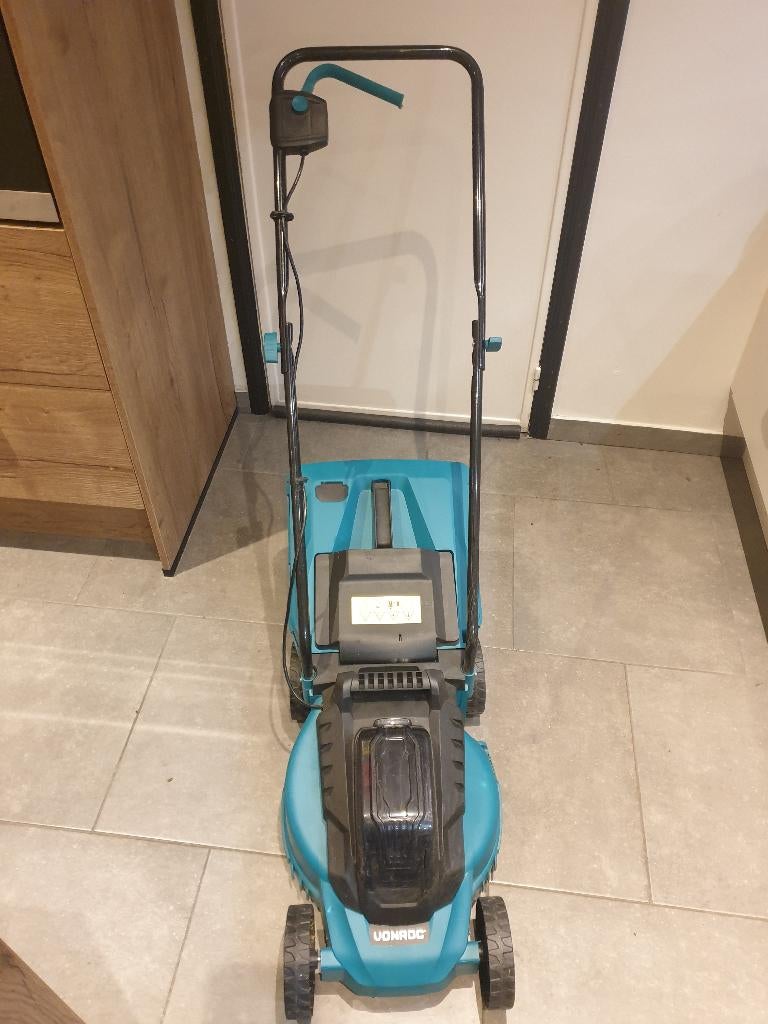 Tondeuse à gazon Vonroc 32 cm avec 2 batterie et un chargeur, Tondeuses à gazon sur batterie, Tondeuse rotative, Démarrage électrique