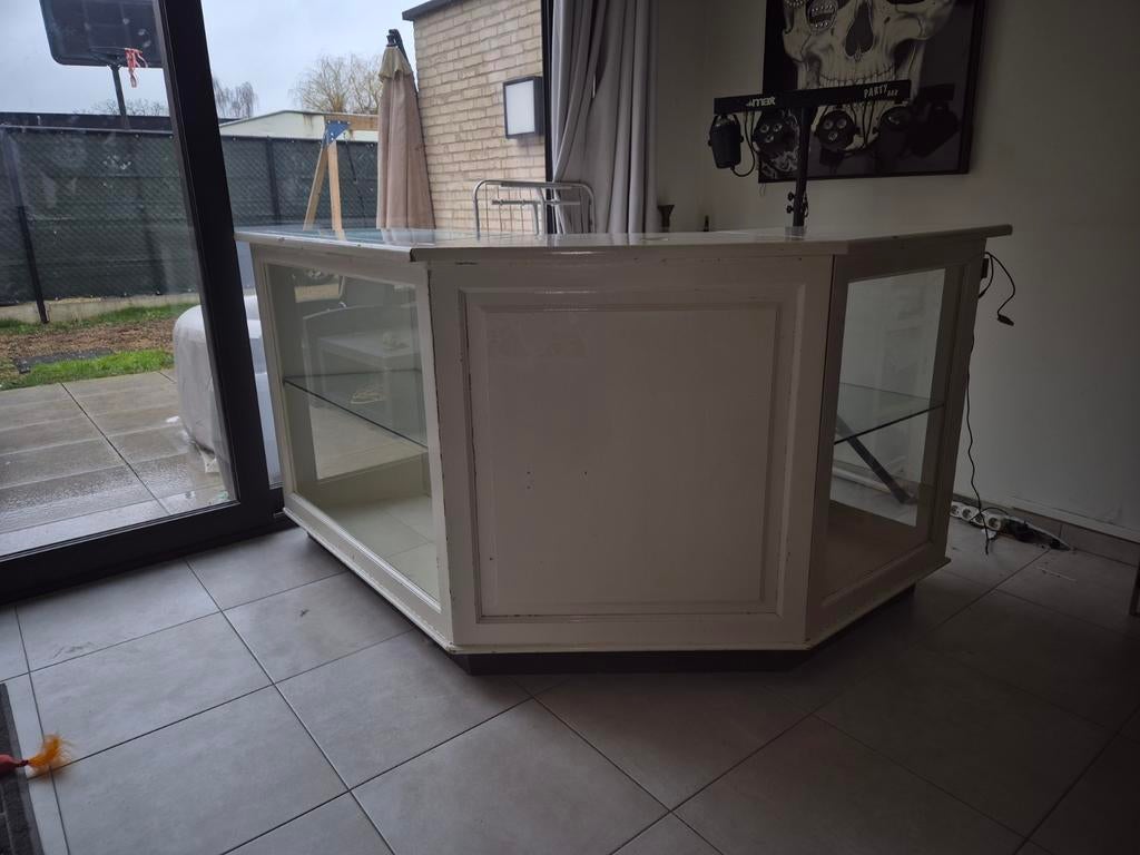 Dj bar te koop, Ophalen