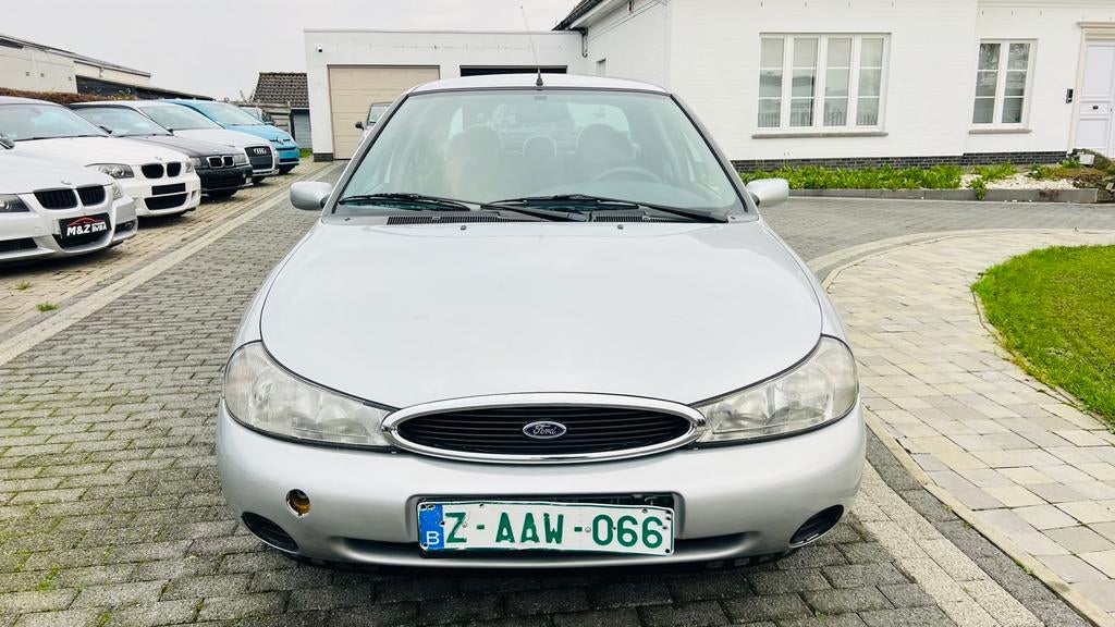 Ford Mondeo 1.8i BENZINE * AUTOMAAT * GEKEURD VR VERKOOP, Auto's, Ford, Automaat, Mondeo, Bedrijf, Berline