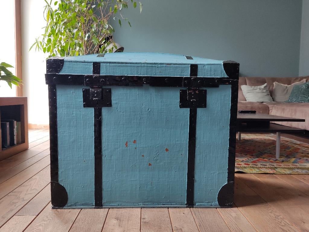 Coffre en bois, Enlèvement