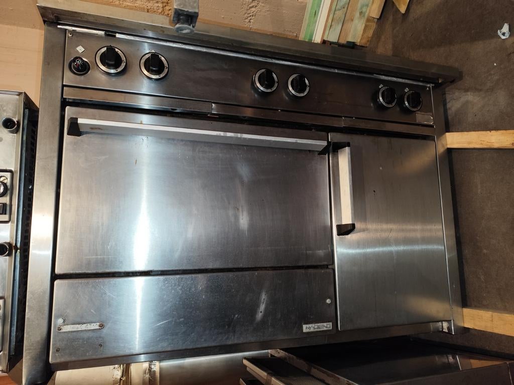 Cuisinière à gaz 6 vasques 2 fours, Enlèvement, Utilisé