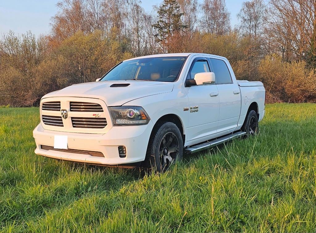 Dodge Ram 1500 5.7 V8 LPG 4x4 Luchtvering 2015, Auto's, Automaat, Euro 5, 5654 cc, Wit