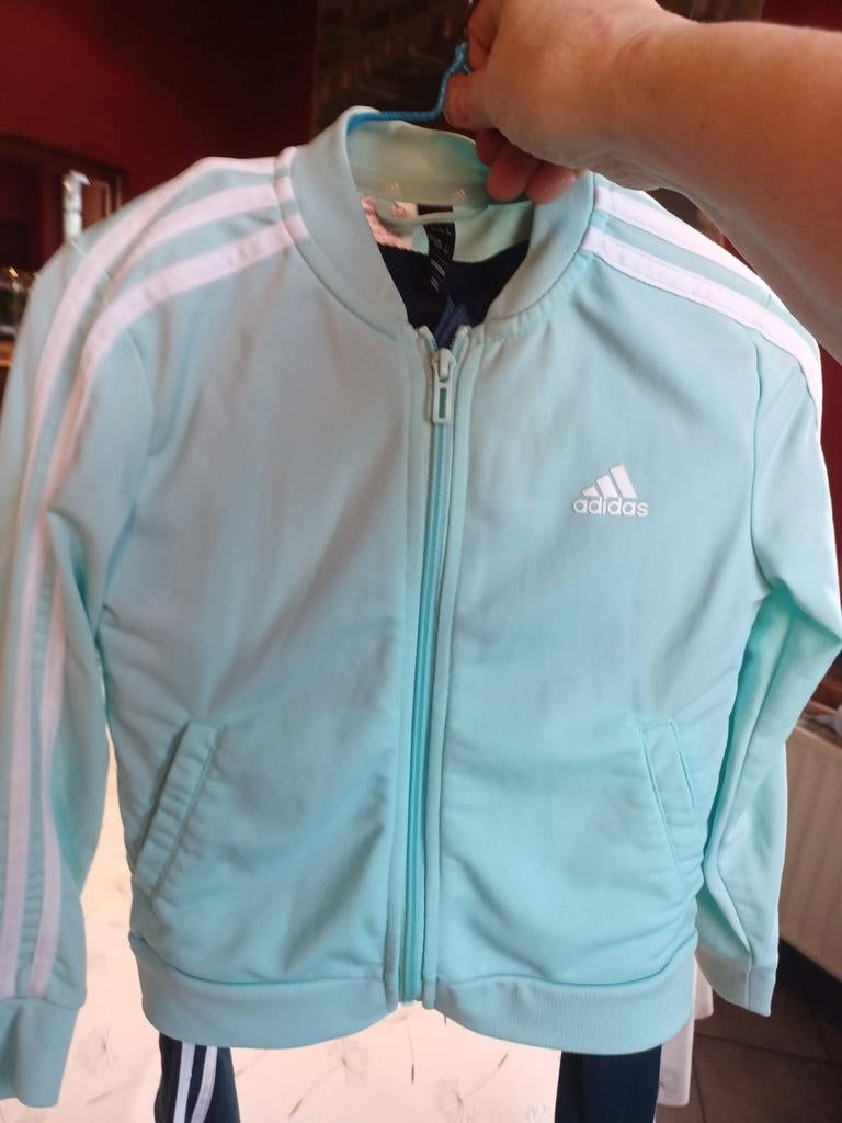 Training Adidas 7/8ans, Kinderen en Baby's, Kinderkleding | Overige, Verzenden