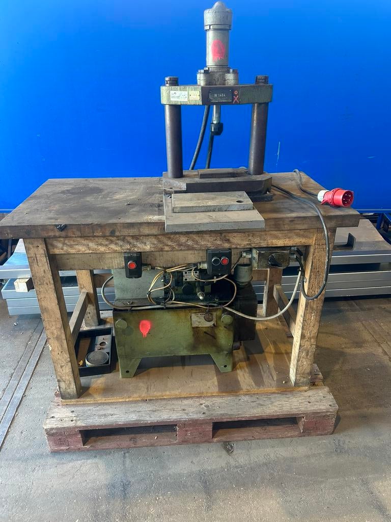 Presse hydraulique, Enlèvement