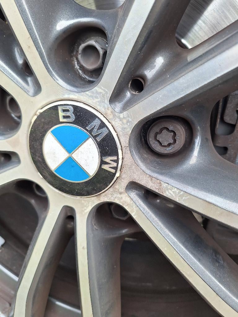 Originele velgen 17 inch diamond cut bmw beschadigt !, Auto-onderdelen, Banden en Velgen, Ophalen, Velg(en), 17 inch, Personenwagen