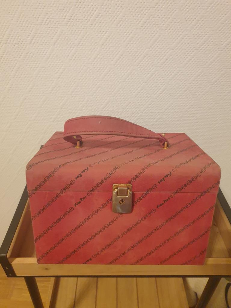 Trousse de beauté vintage fine rose, Bijoux, Sacs & Beauté, Boîtes de maquillage & Beauty case, Enlèvement